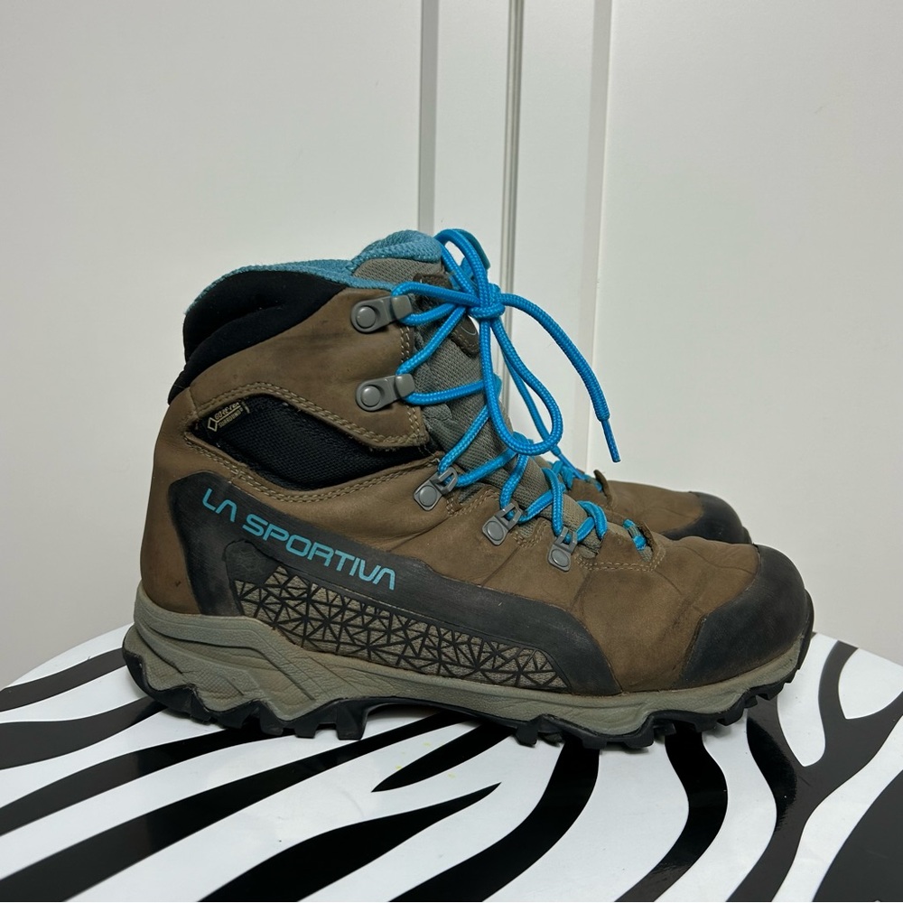 La sportiva nucleo high gtx brown blue hiking trail boots